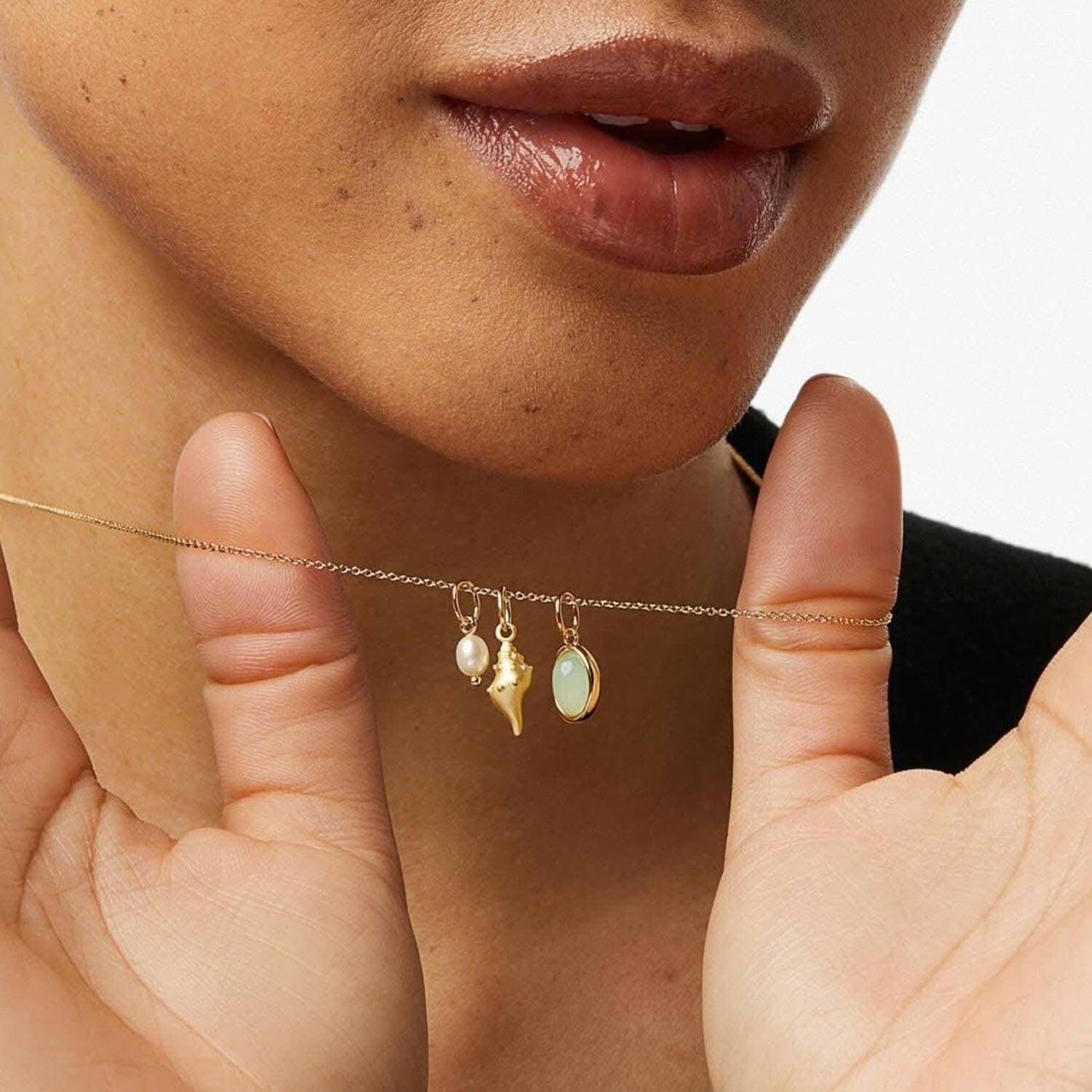 Elegant crystal conch necklace - Love Salve