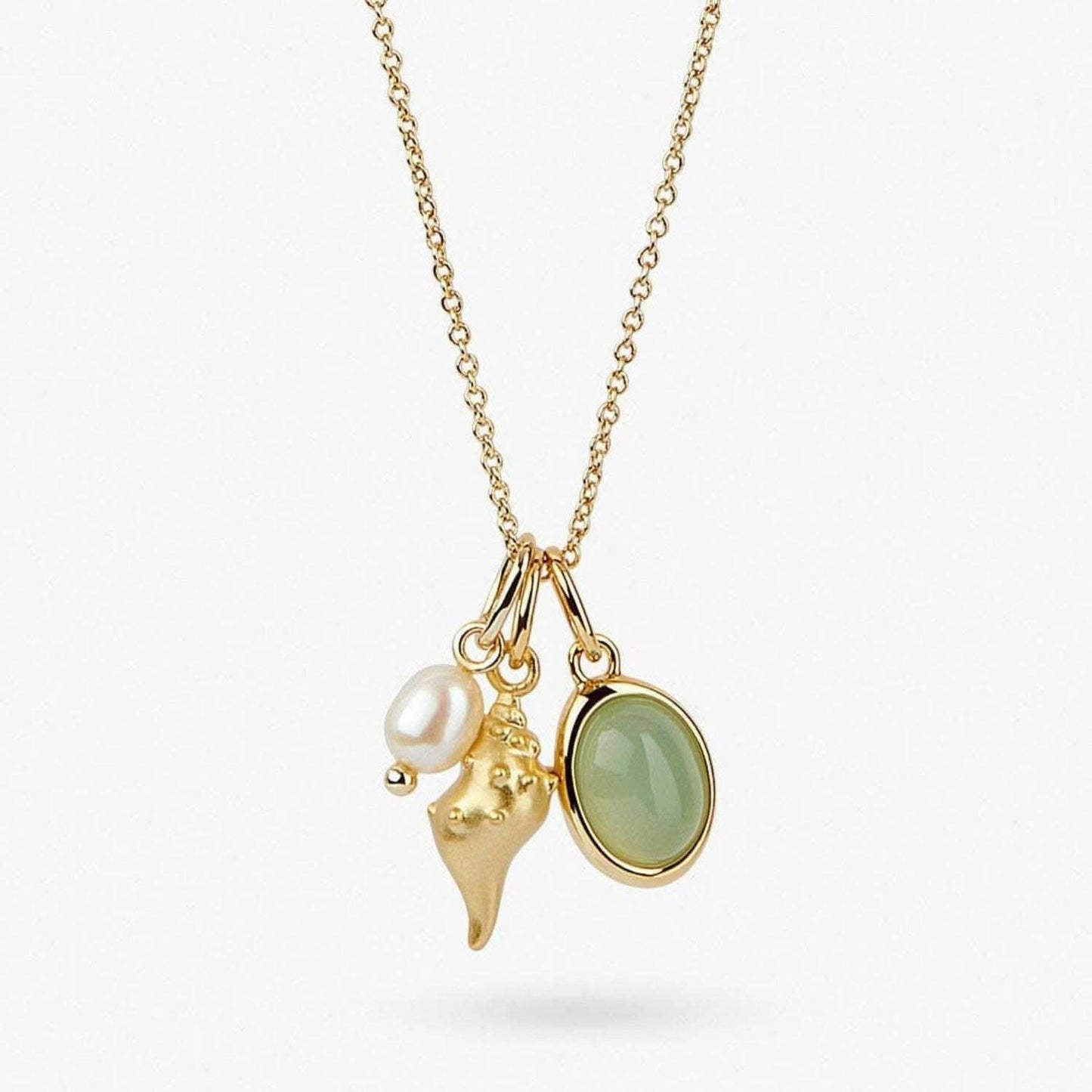 Elegant crystal conch necklace - Love Salve