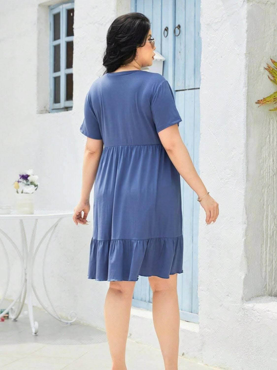 Curvy Round Neck Short Sleeve Chiffon DressUpgrade Your Style with Our Curvy Round Neck Chiffon Dress
Step into elegance and comfort with our Curvy Round Neck Short Sleeve Chiffon Dress. This dress is designLove Salve Curvy Round Neck Short Sleeve Chiffon Dressplus