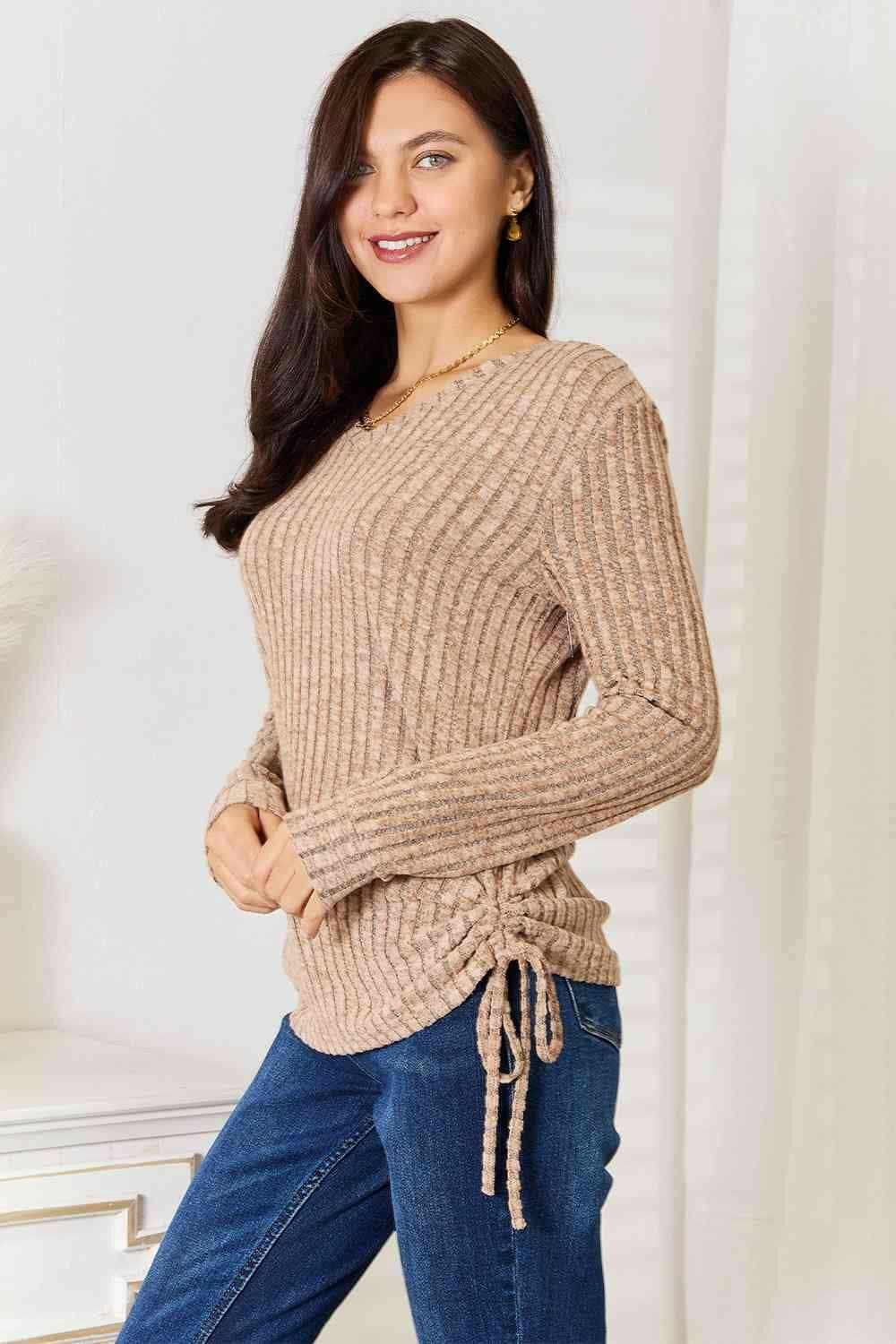 Chic ribbed top with drawstring