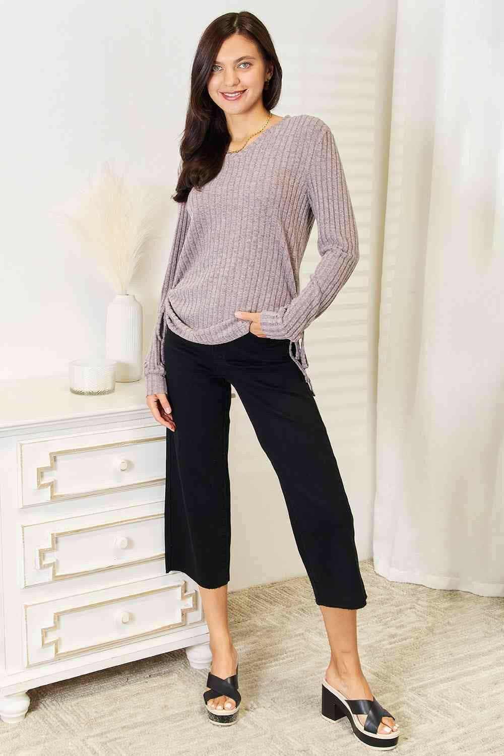 Chic ribbed top with drawstring