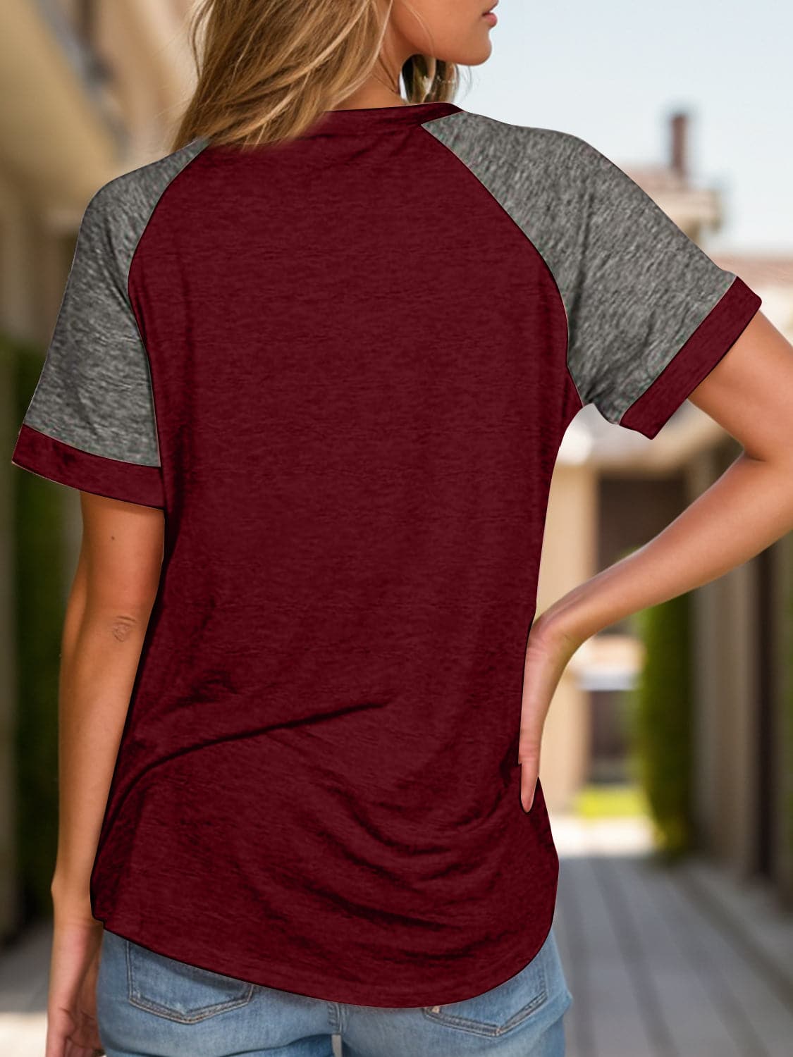 Full Size Contrast Round Neck Short Sleeve T-Shirt.