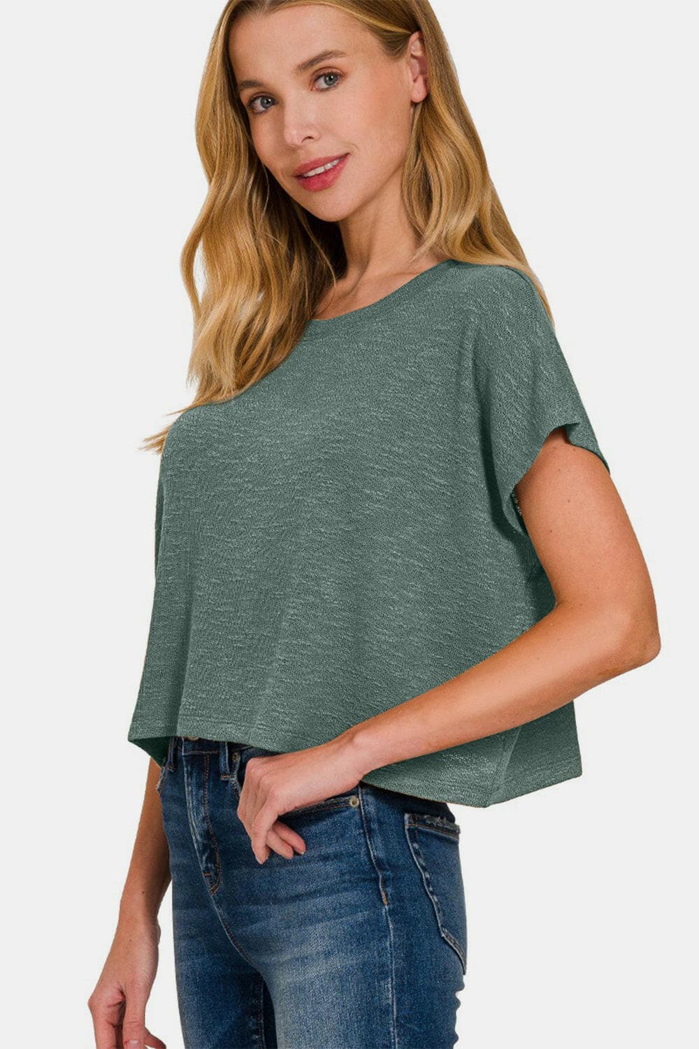 Zenana Round Neck Short Sleeve Crop T-Shirt.