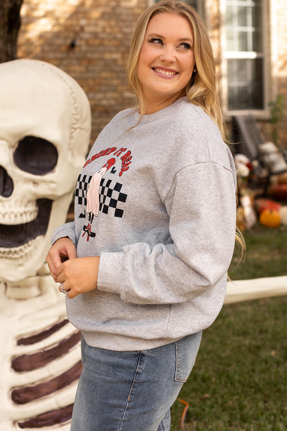 Light Grey Plus Size Ghost Print Sweatshirt for Spooky Style