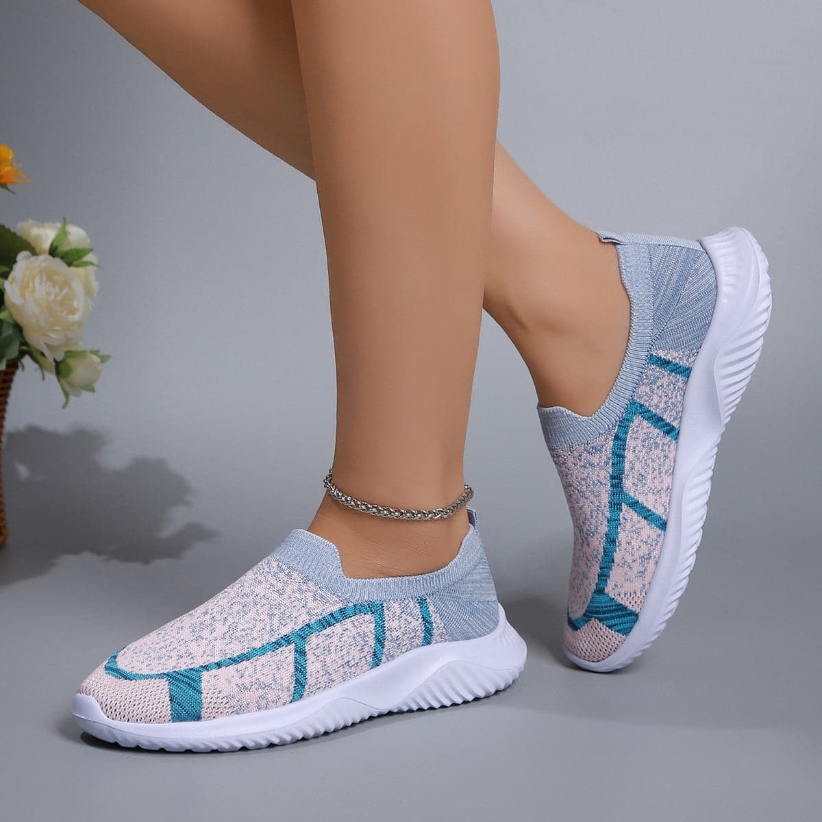 Breathable mesh flat sneakers