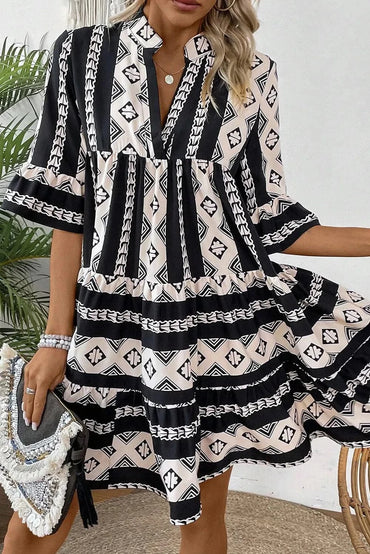 Chic Printed Tiered Dress With Notched Sleeves for All Occasions