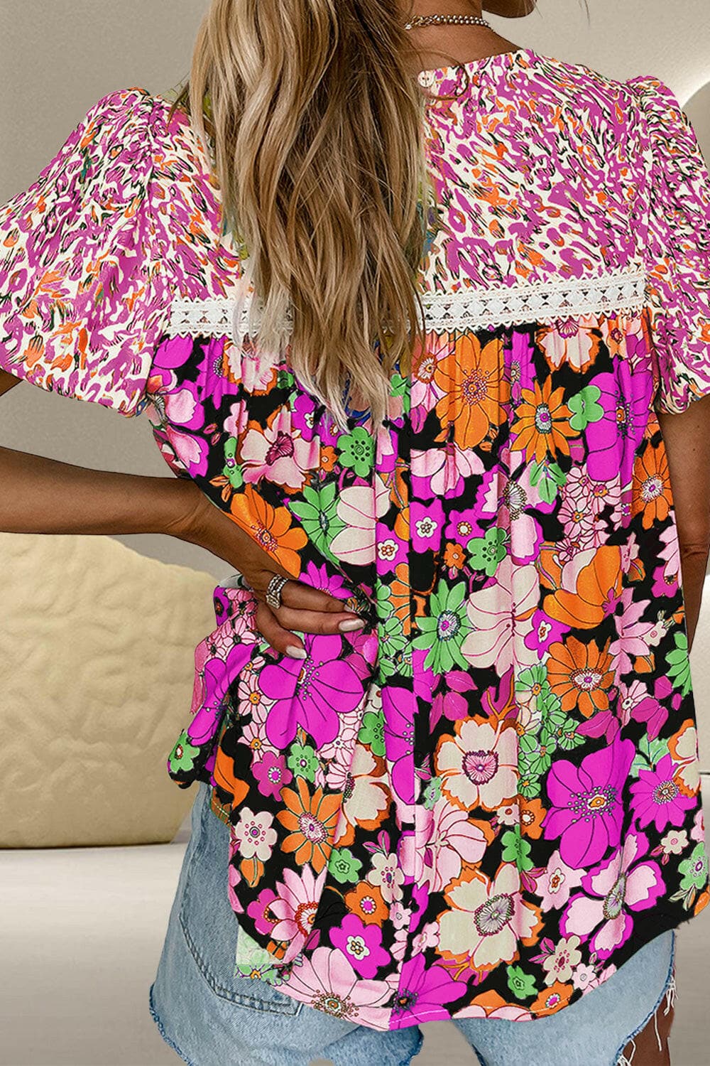 Printed Round Neck Puff Sleeve Blouse.