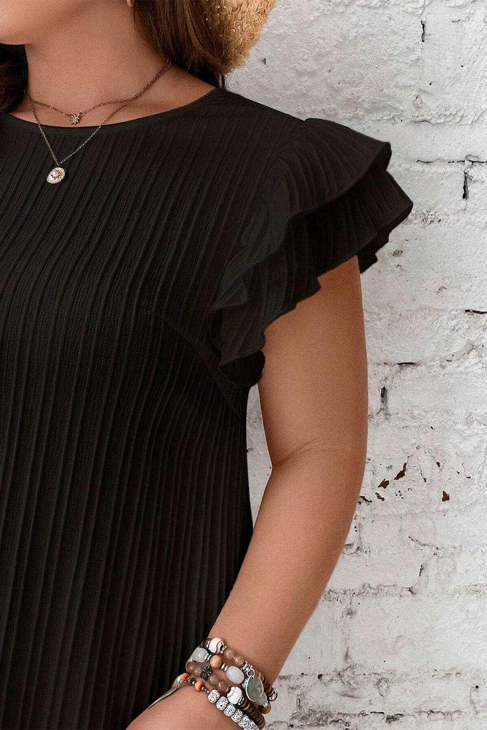 Elegant black ribbed shift dress with ruffled sleeves in plus size