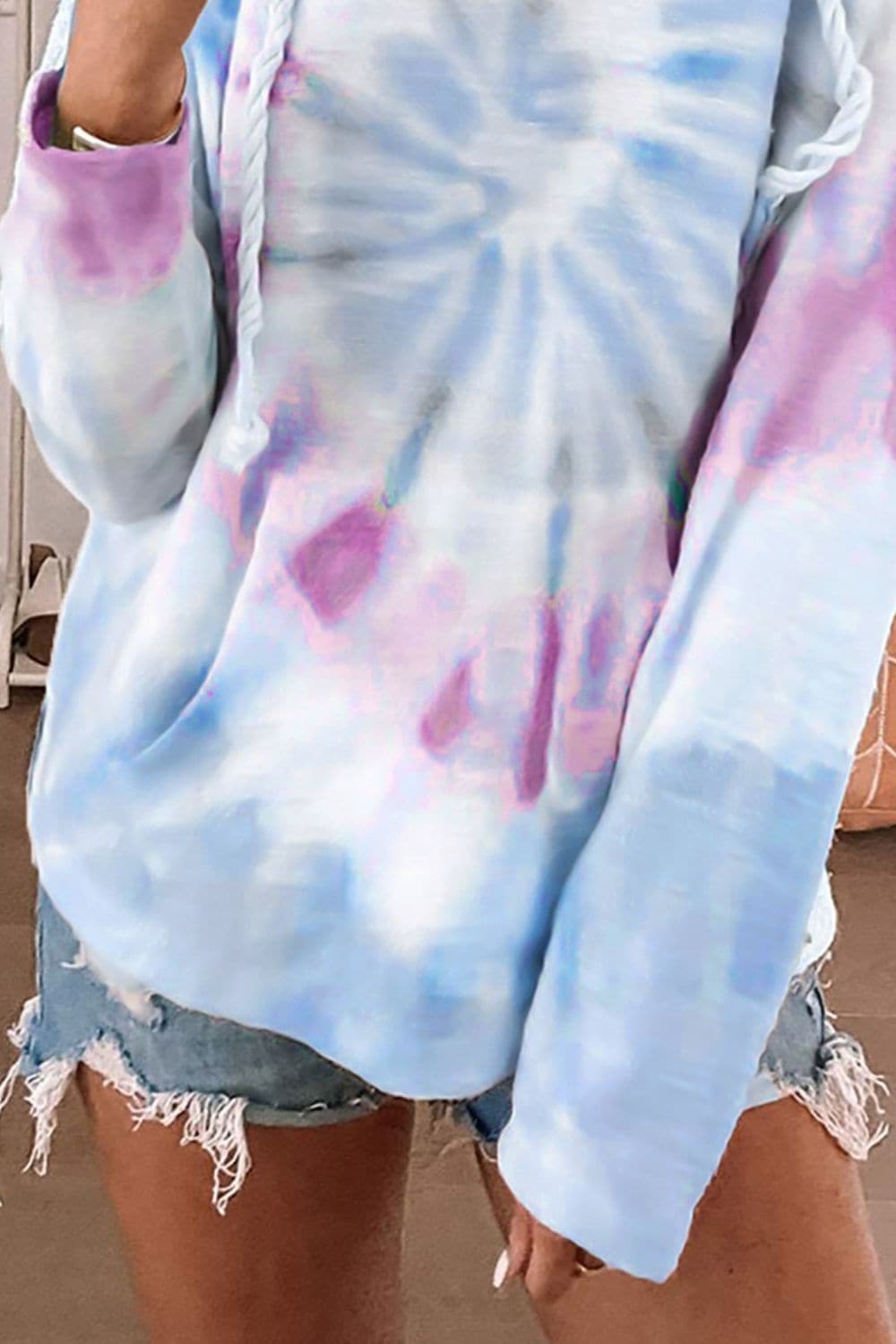 Colorful tie-dye drawstring hoodie with long sleeves