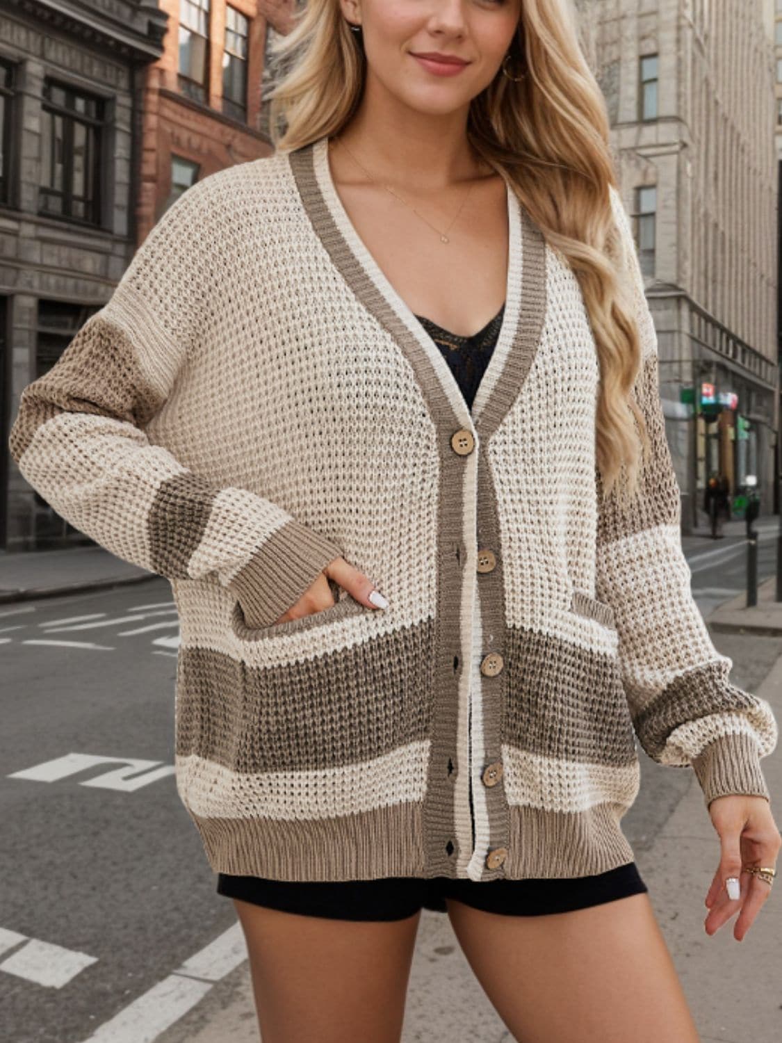 Chic button-up cardigan with pockets