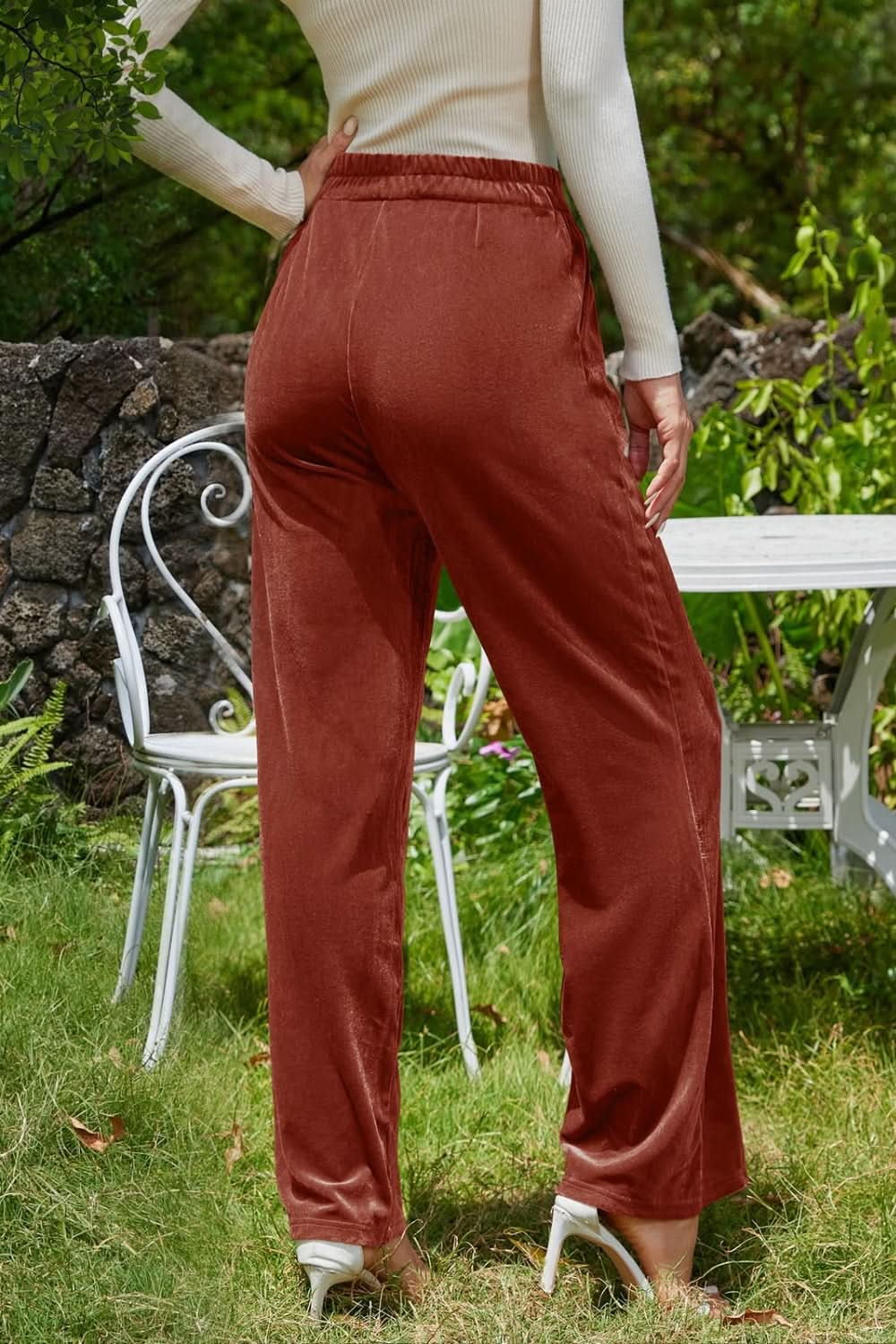 Chic Velvet Wide-Leg Trousers with Functional Pockets