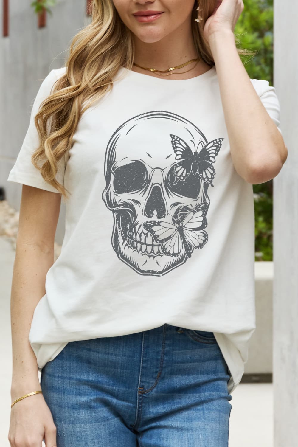 Skull butterfly graphic tee - casual style