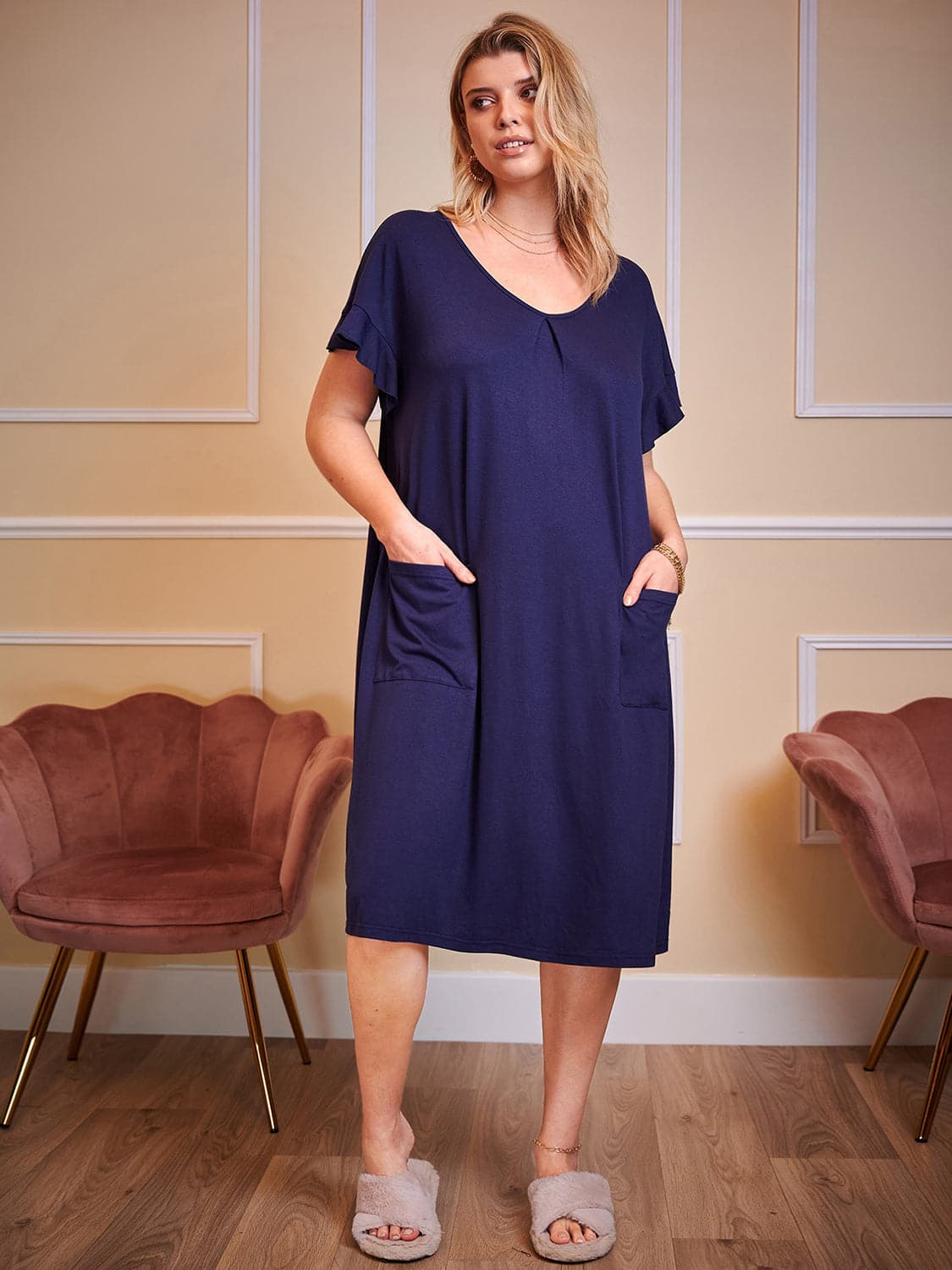 Plus Size Round Neck Short Sleeve Lounge Dress.