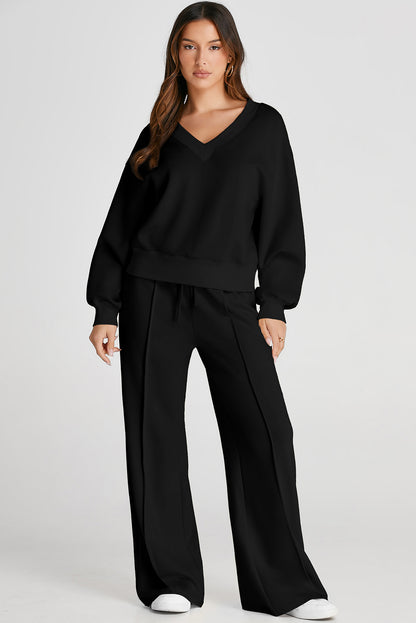 Chic black v-neck cropped set