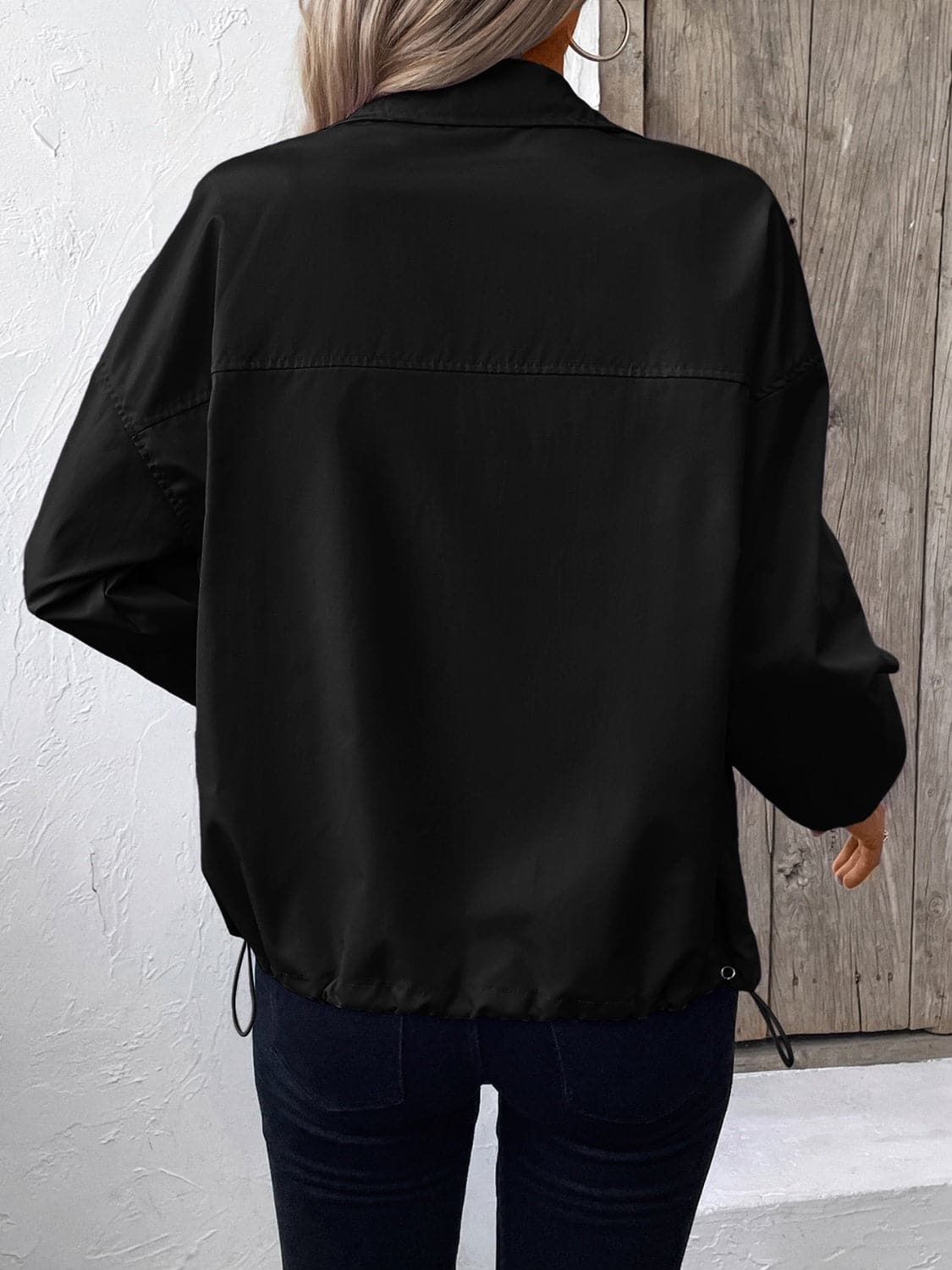 Pocketed Zip Up Long Sleeve Jacket.