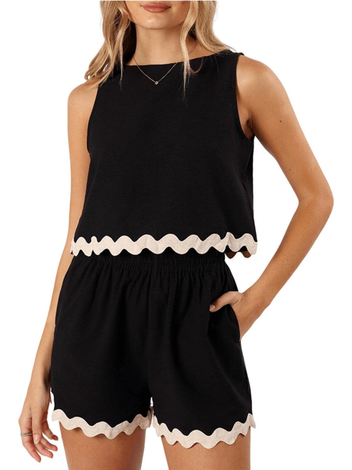 Contrast Trim Round Neck Top and Shorts Set.