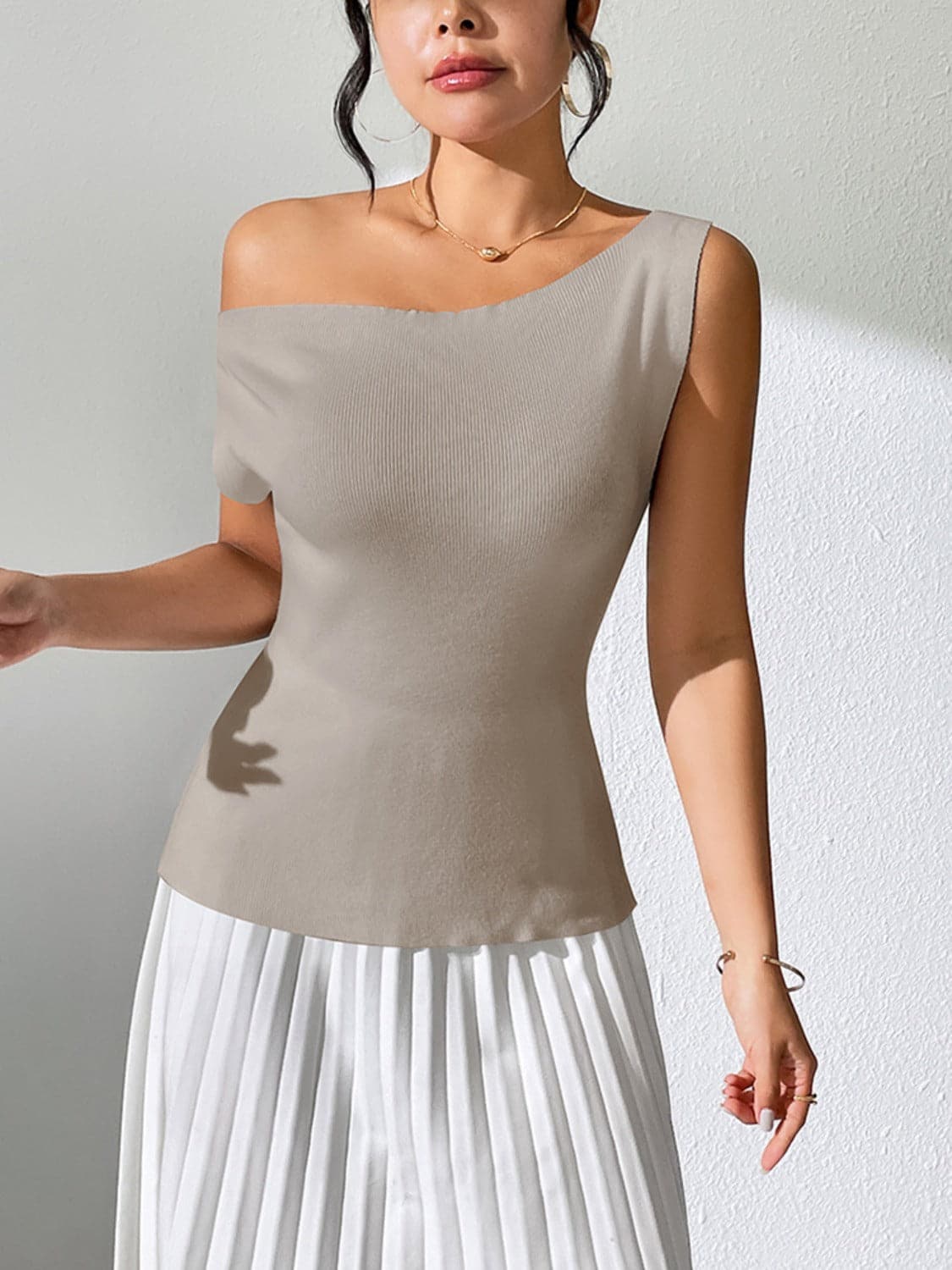 Single Shoulder Short Sleeve Knit Top.