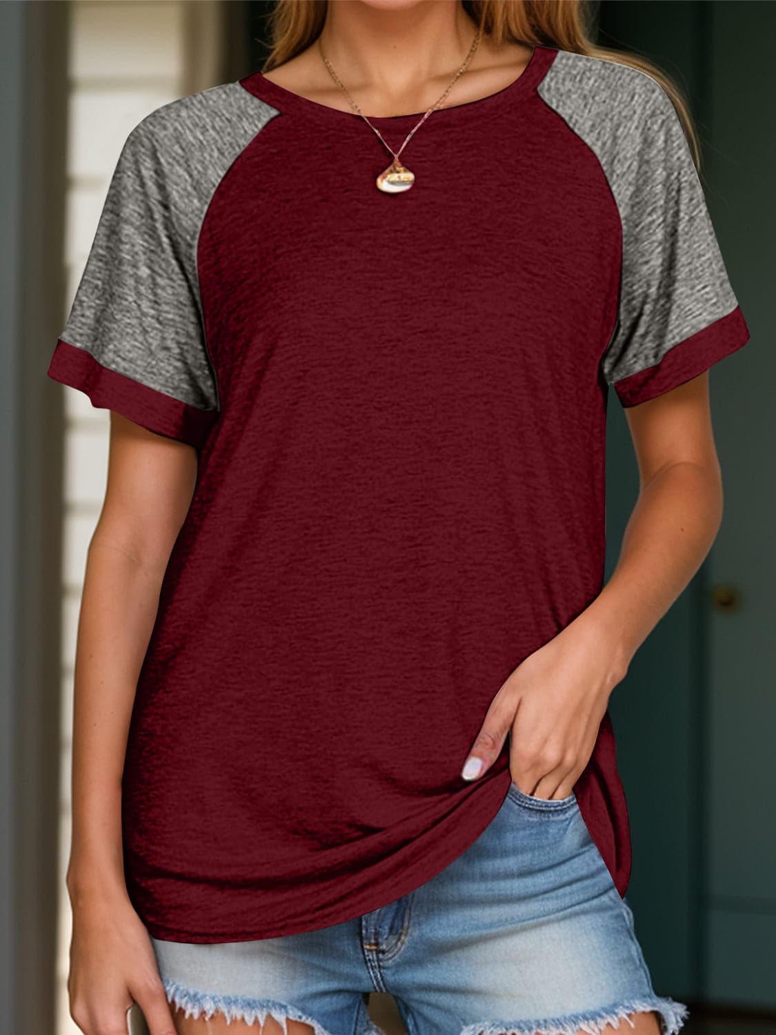 Full Size Contrast Round Neck Short Sleeve T-Shirt.