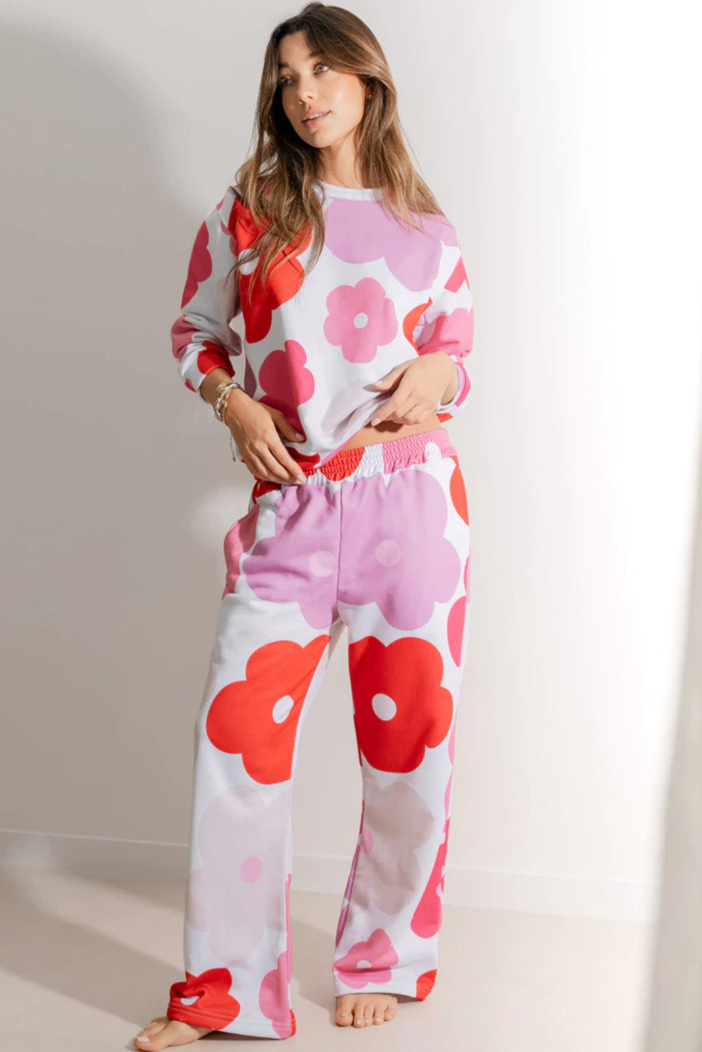 Cozy floral pullover and sweatpants set