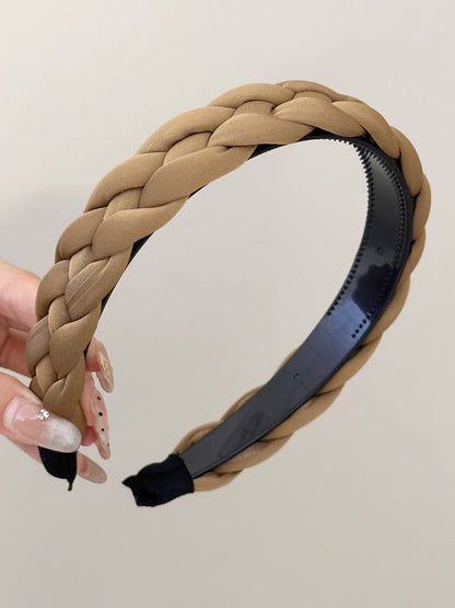 Stylish polyester braided headband for all-day comfort