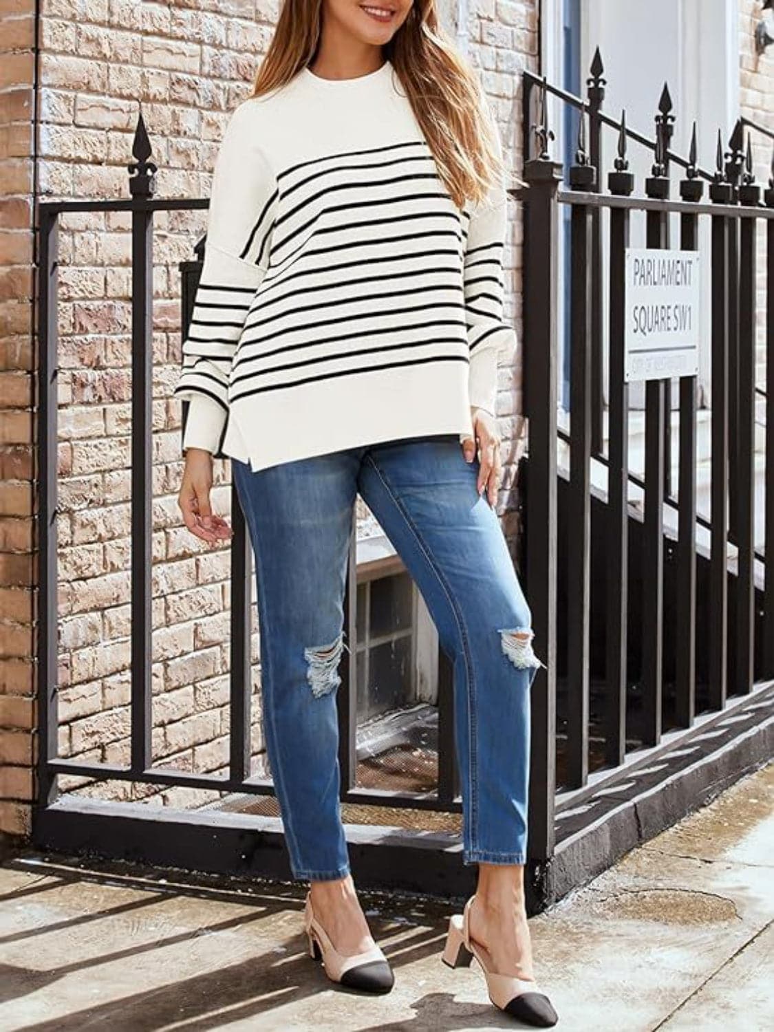 Striped Round Neck Long Sleeve Sweatshirt.