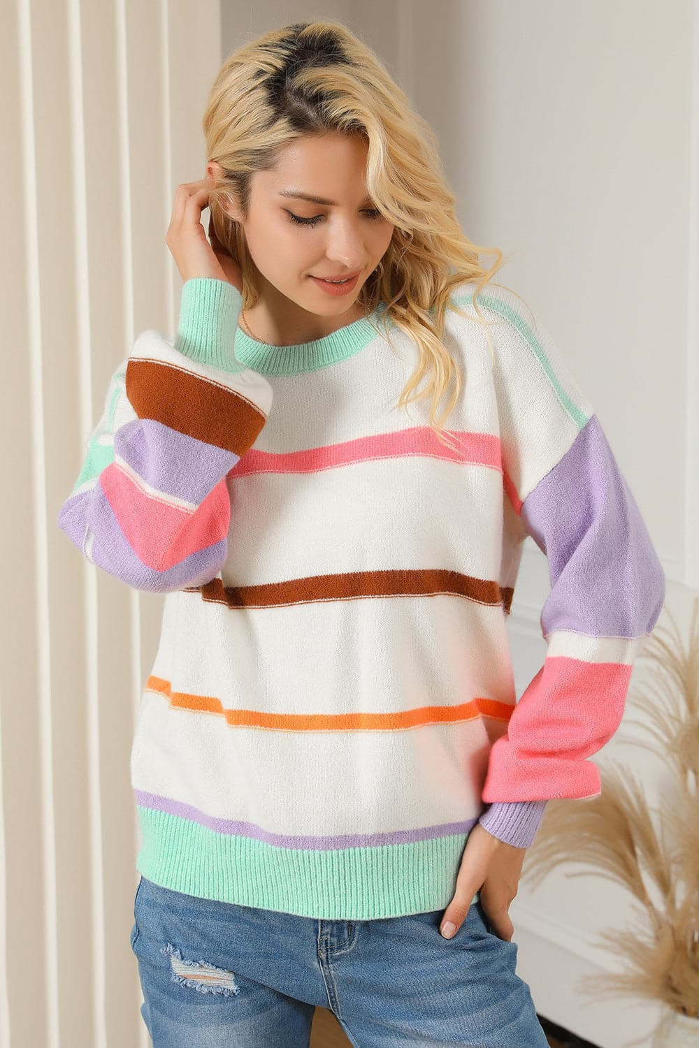 Round Neck Lantern Sleeve Sweater.