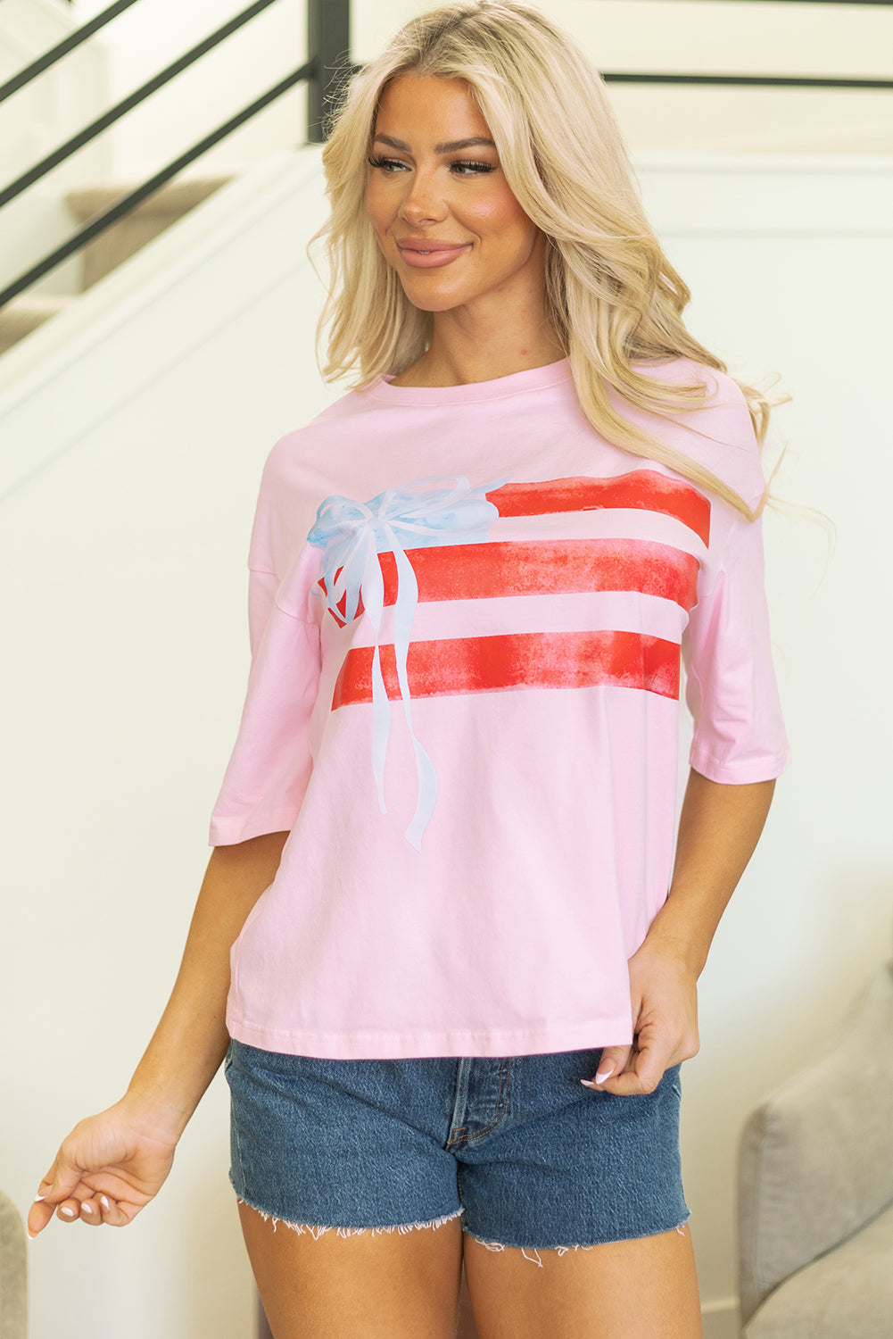 Light Pink Flag Bow Graphic Crewneck Tee for Women