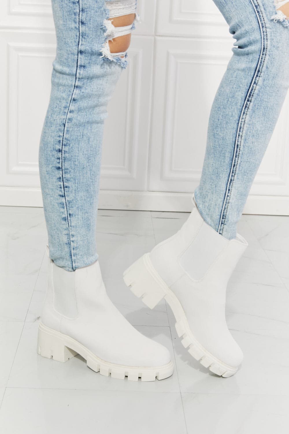 MMShoes Work For It Matte Lug Sole Chelsea Boots in White.