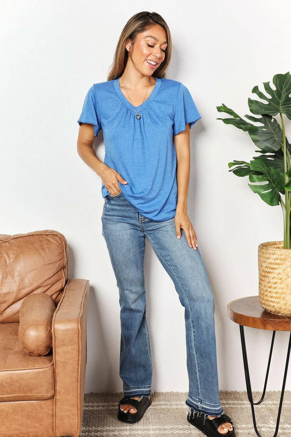 Double Take Ruched V-Neck Short Sleeve T-ShirtDouble Take Ruched V-Neck Short Sleeve T-Shirt
 Discover your new favorite tee! The Double Take Ruched V-Neck Short Sleeve T-Shirt effortlessly combines style and coLove Salve -Neck Short Sleeveplus