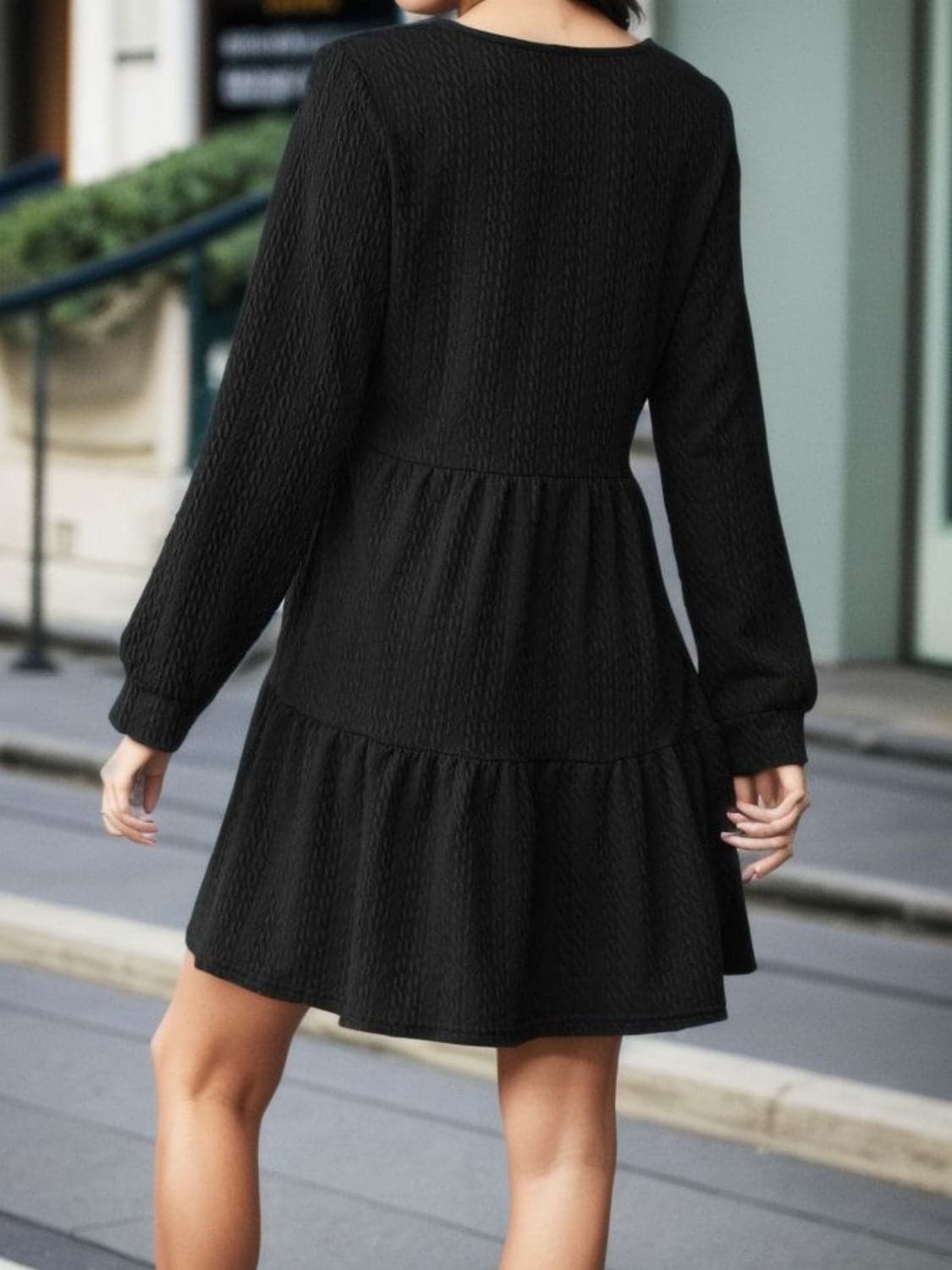 Chic v-neck long sleeve dress