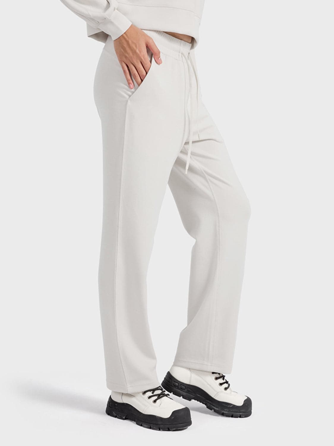 Drawstring Pocketed Sport Pants.