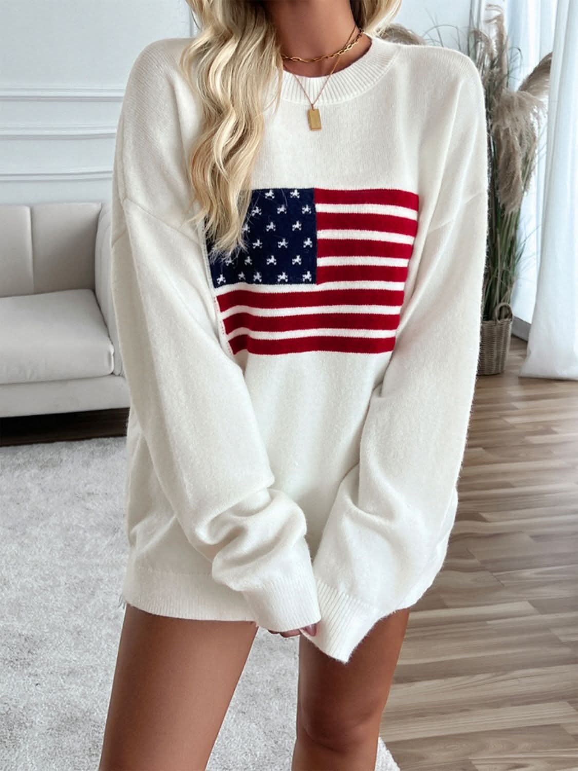 Round neck us flag knit top