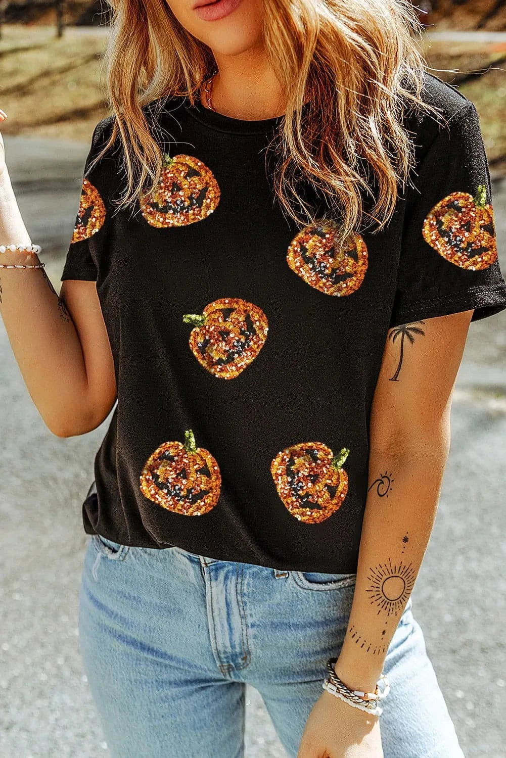 Sequin Pumpkin Round Neck Short Sleeve T-ShirtSequin Pumpkin Round Neck Short Sleeve T-Shirt

Elevate your casual wardrobe with the charming Sequin Pumpkin Round Neck Short Sleeve T-Shirt. This unique tee combinLove Salve Sequin Pumpkin Round Neck Short SleeveT-Shirts