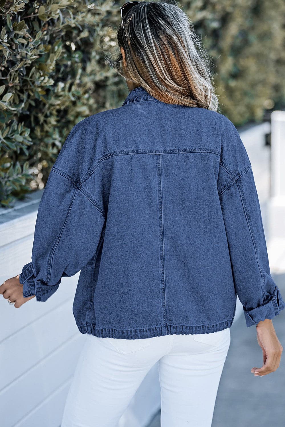 Classic pocketed long sleeve denim shirt