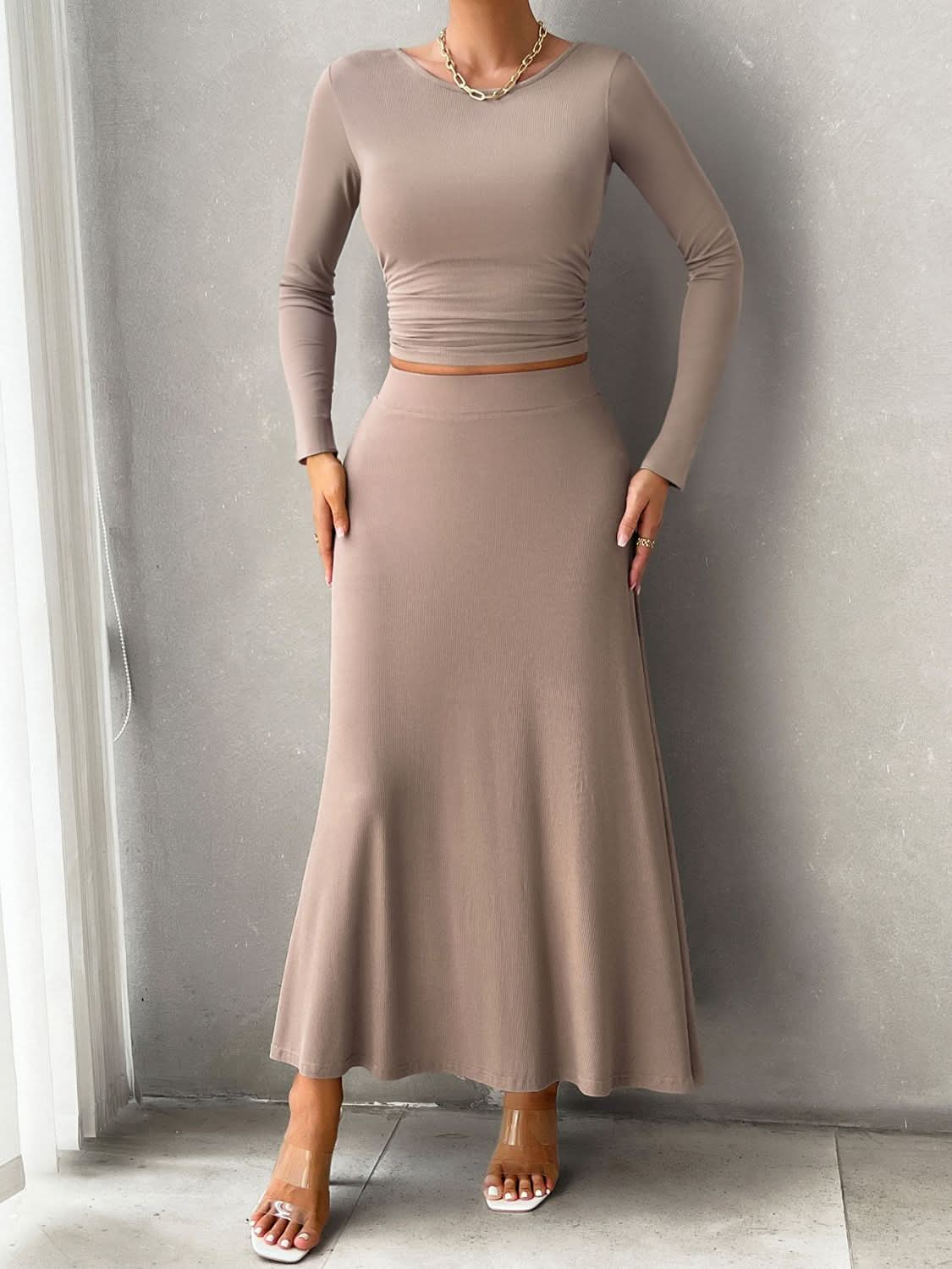 Chic and Stretchy Round Neck Top and Skirt Ensemble