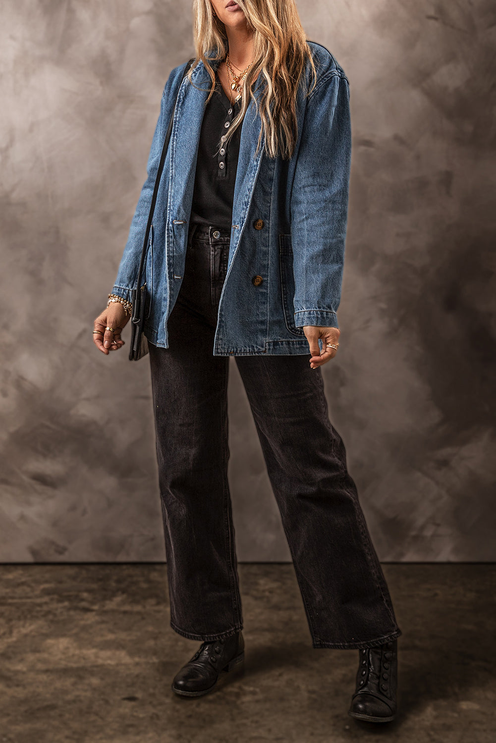 Pocketed Long Sleeve Denim JacketFeatures: Pocketed
Stretch: No stretch
Material composition: 75% cotton, 25% polyester
Care instructions: Machine wash cold. Tumble dry low.
Imported


Size
US
Bust
Love Salve Pocketed Long Sleeve Denim JacketOuterwear