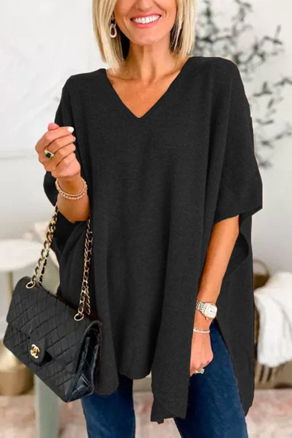 Chic v-neck knit top with slit