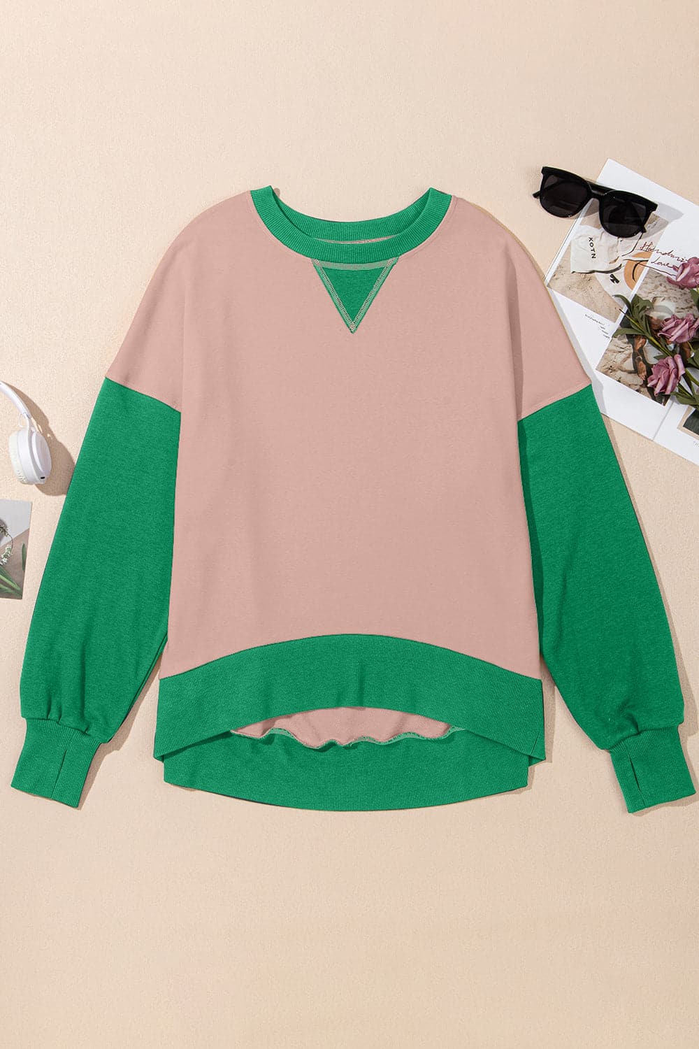 Contrast Round Neck Long Sleeve Sweatshirt.