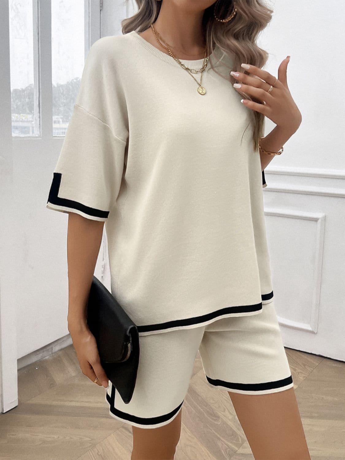 Contrast Trim Round Neck Top and Shorts Set.