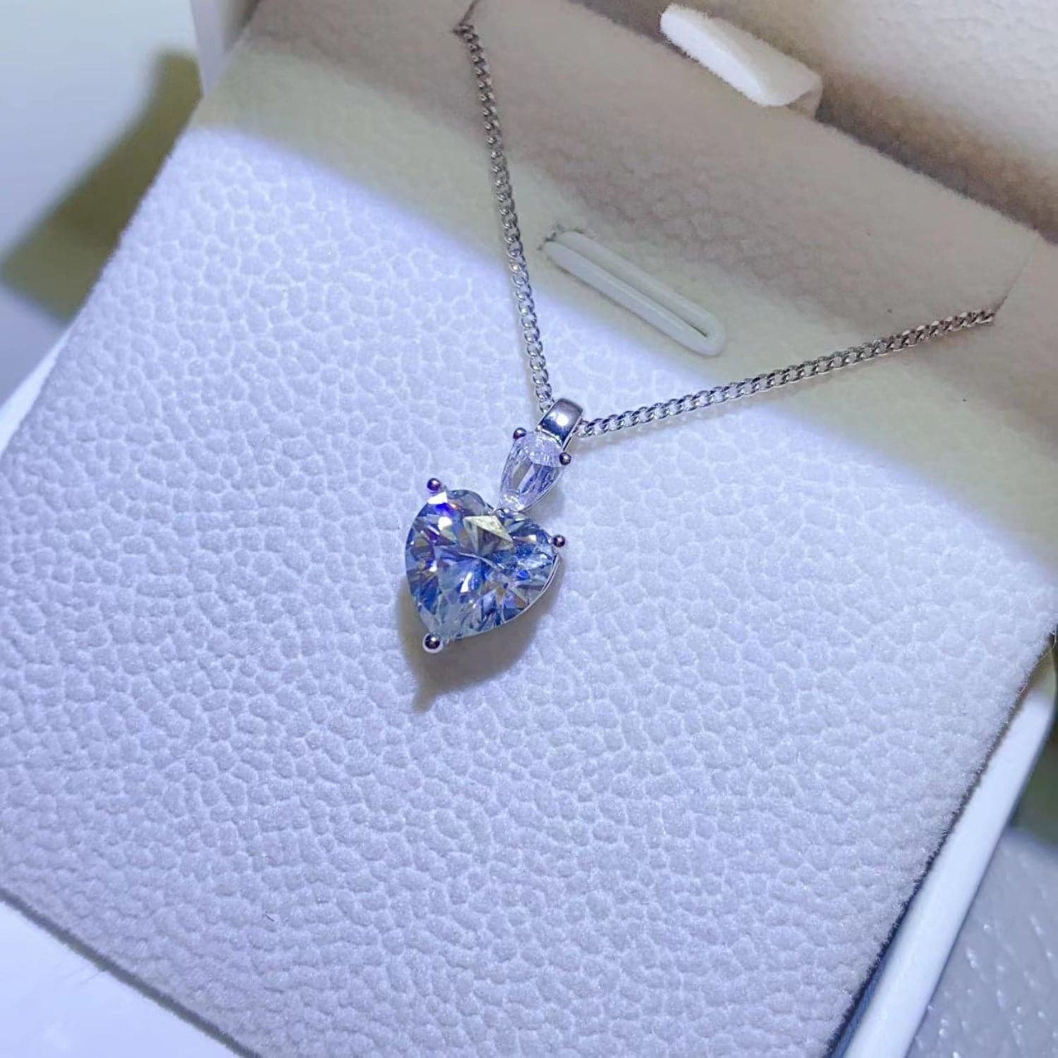 2 Carat Moissanite 925 Sterling Silver Heart Pendant Necklace.