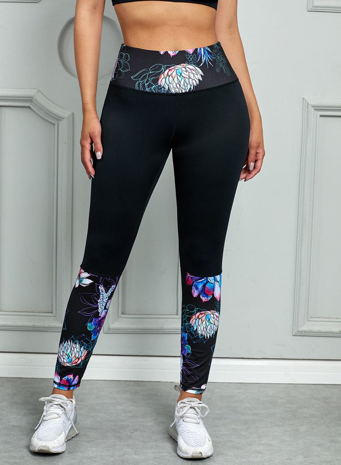 Printed Wide Waistband Active Leggings.