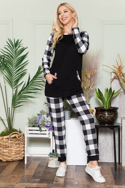 Chic plaid long sleeve tee with convenient pockets