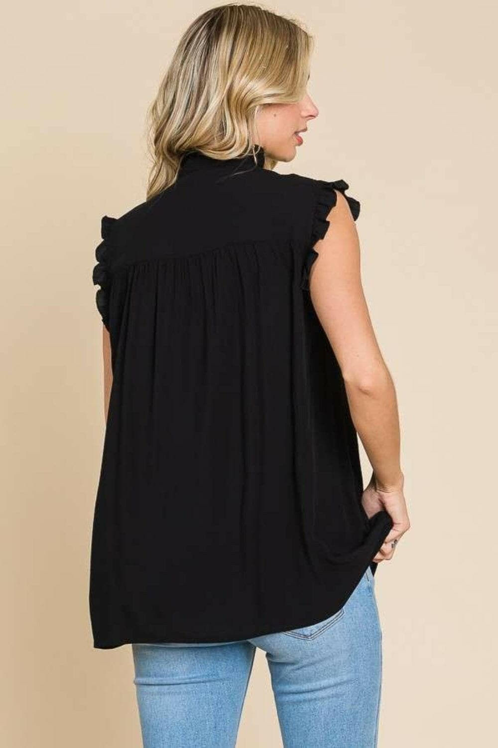 Culture Code Full Size Frill Edge Smocked Sleeveless Top.