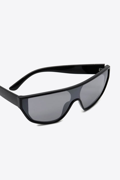 UV400 Polycarbonate Wayfarer Sunglasses.