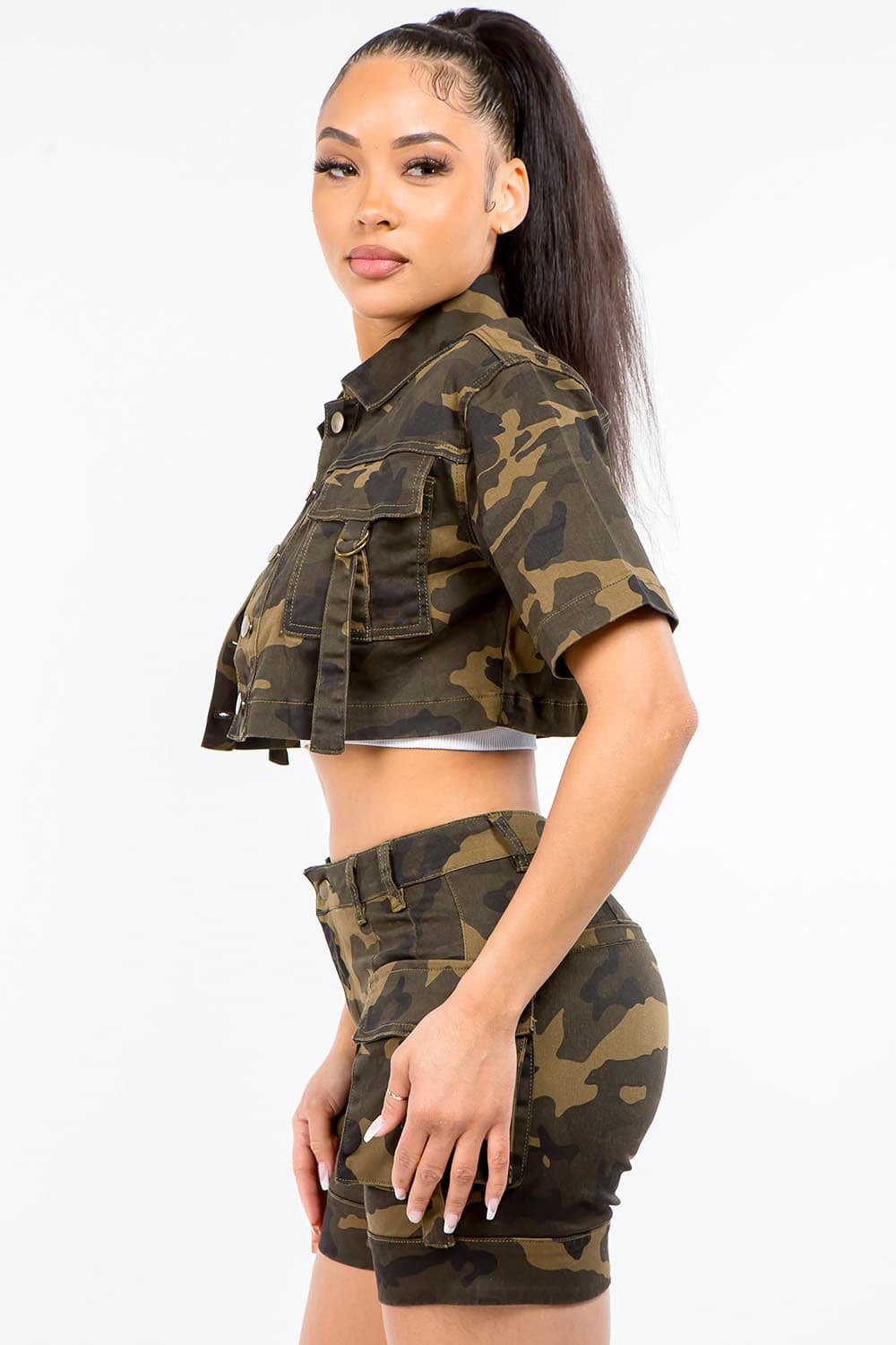 Camo chic cropped jacket with short sleeves