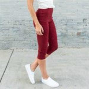 Trendy moto capri leggings for comfort