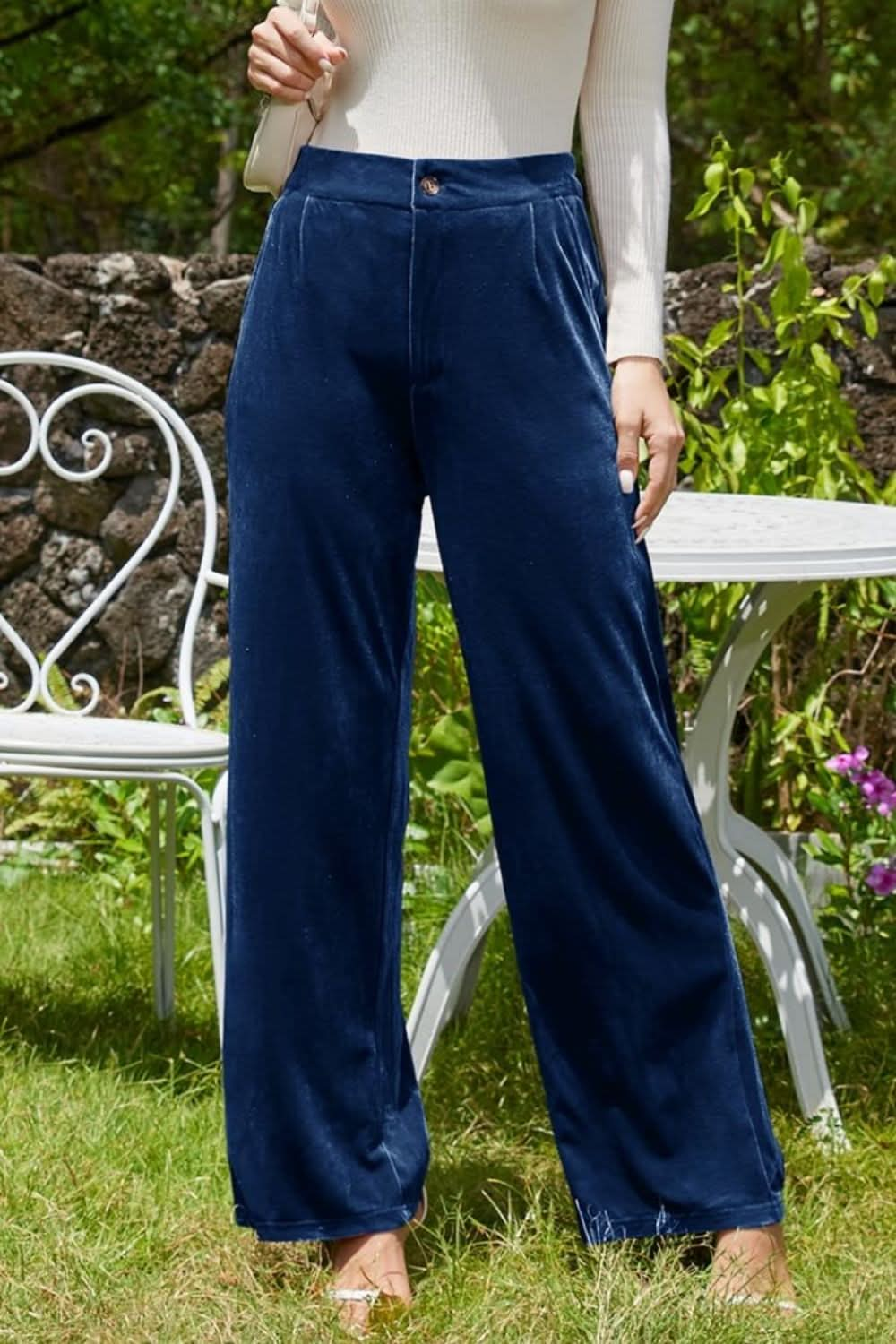 Chic Velvet Wide-Leg Trousers with Functional Pockets