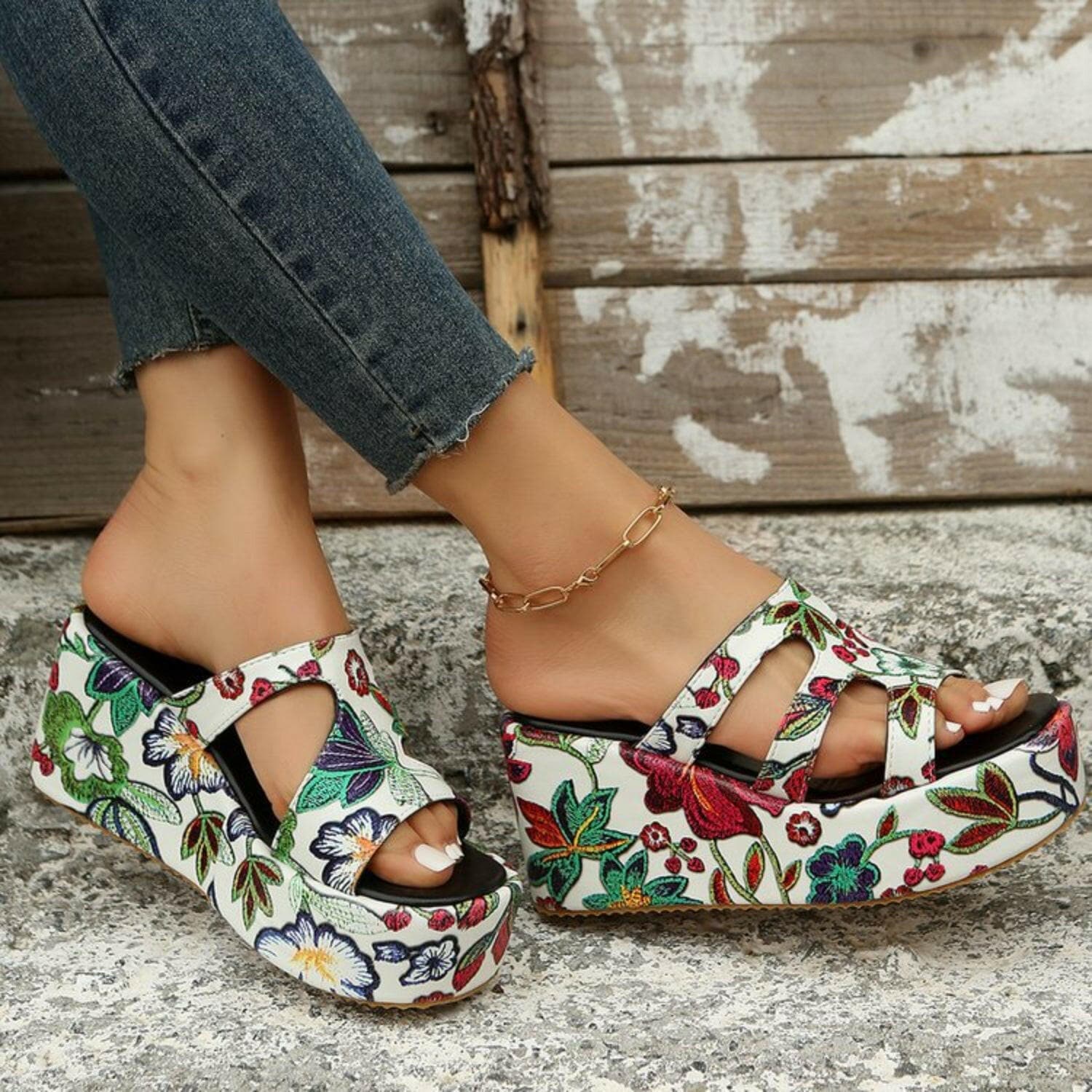 Cutout Floral Peep Toe Sandals.