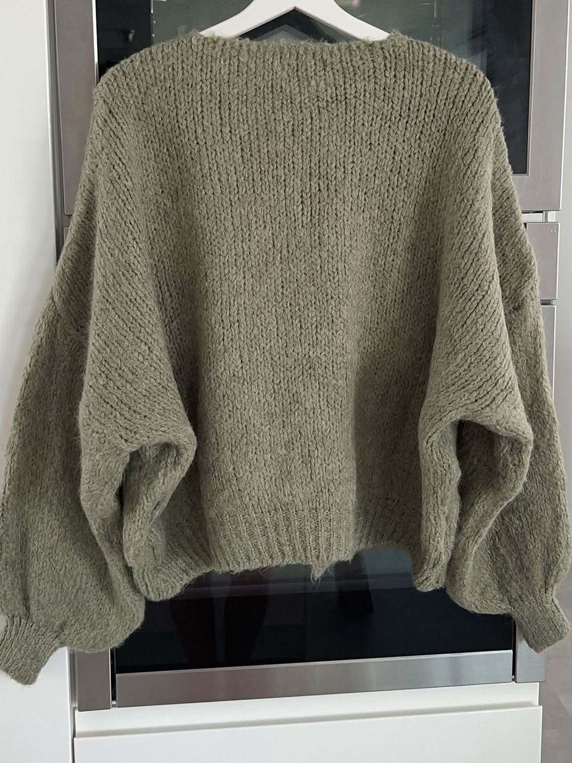 Tied shoulder cardigan with long sleeves