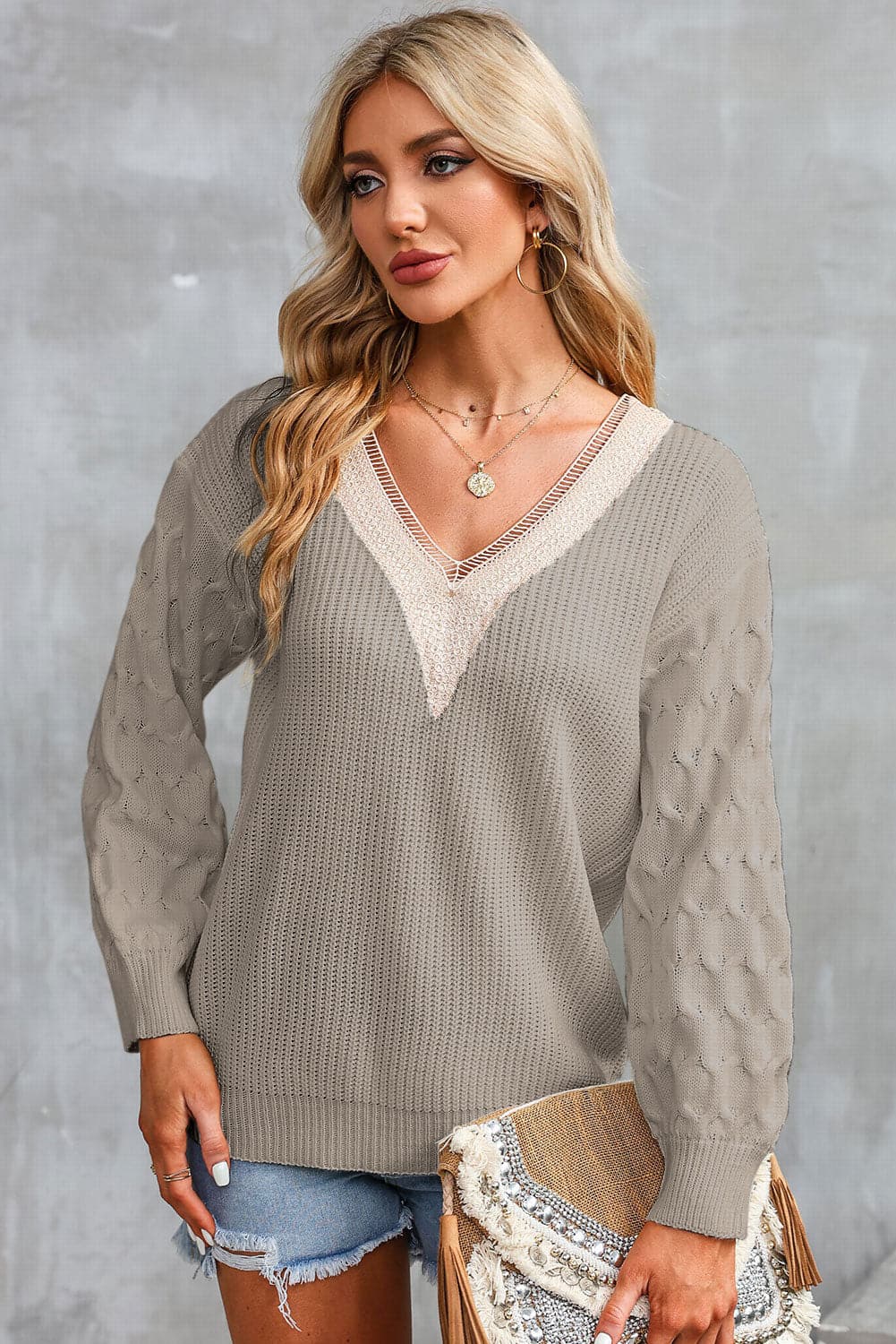 Contrast V-Neck Sweater.